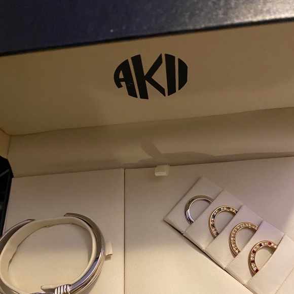 Watch - Picture 3 of 3